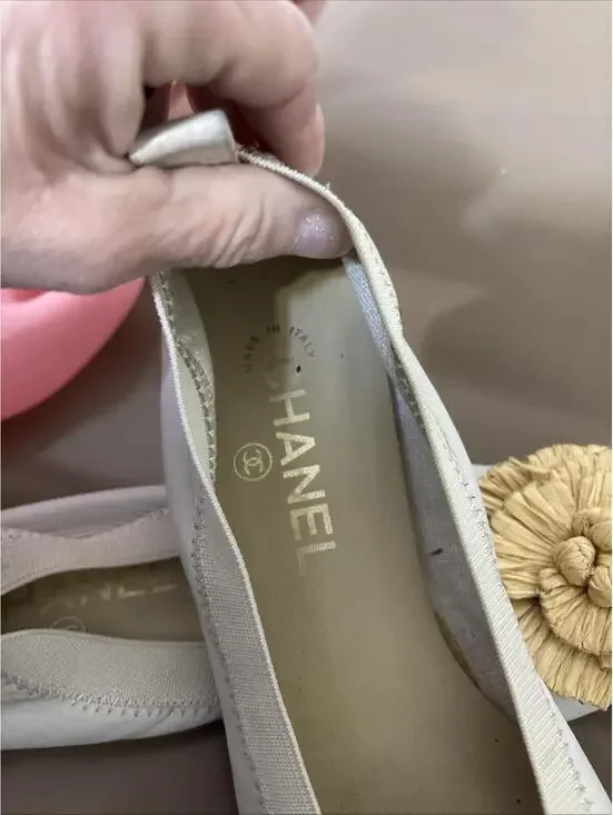 Chanel Lamskin Ballet Interlocking CC Logo Cork Toe Flats 39 Beautiful - Picture 12 of 12